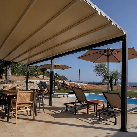 Villa Ikies Fari